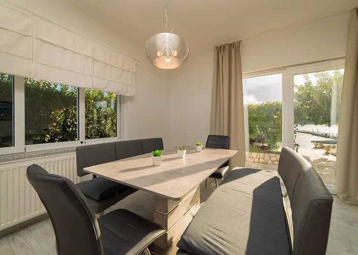 Kampor 15310a Apartmán Rab Town
